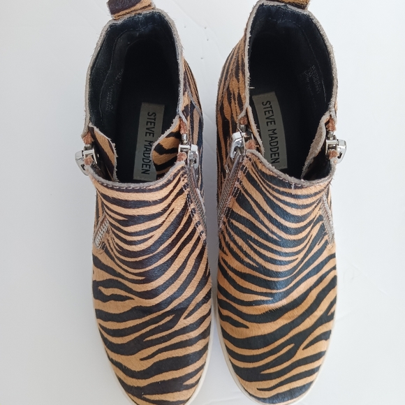 Steve Madden tiger print wedge sneaker - Picture 5 of 7